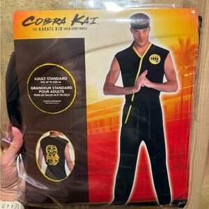 Cobra Kai Karate Kid Adult Costume – 4-Piece Set (Size Adult Standard)
